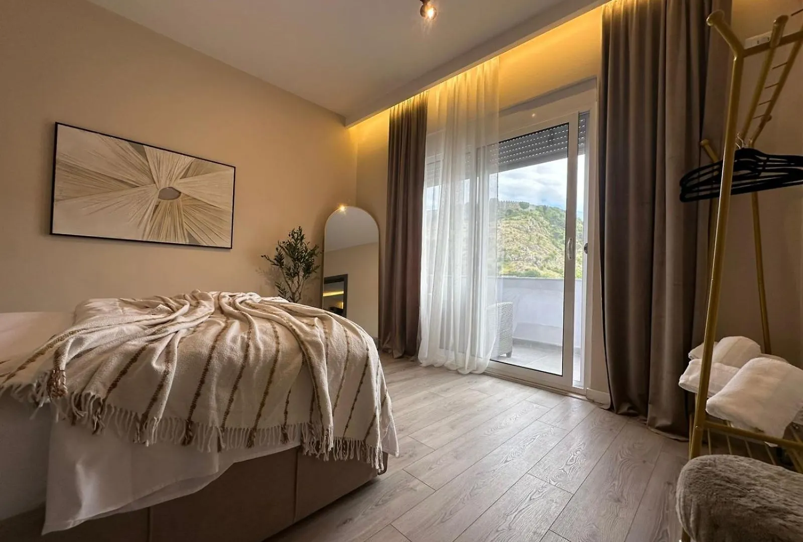 Castleview Suites Shkoder Apartment